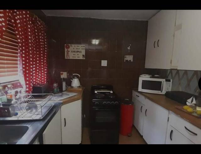 2 BEDROOM APARTMENT FOR SALE IN CLAREMONT